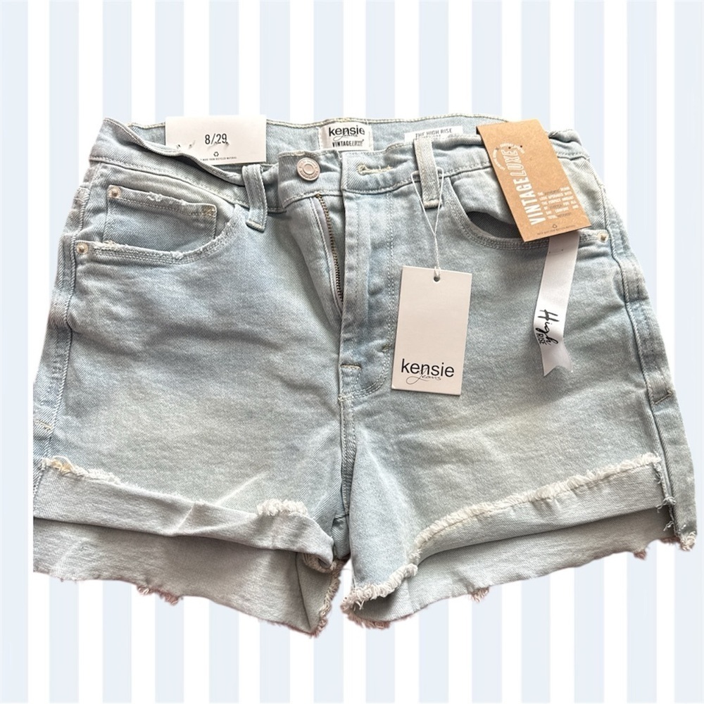 Kensie Light Blue Denim Distressed Women Shorts. Size 8/29